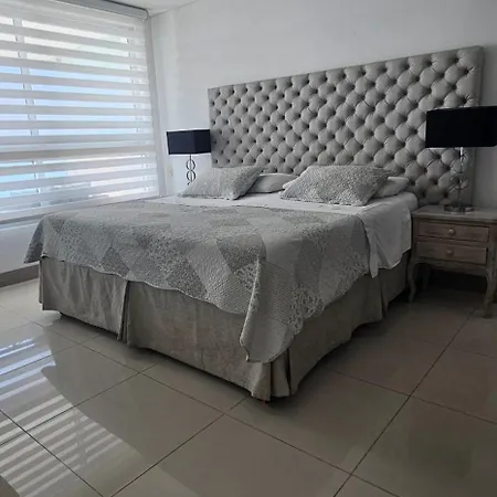 Apartamento Lujo Frente A La Playa Cartagena